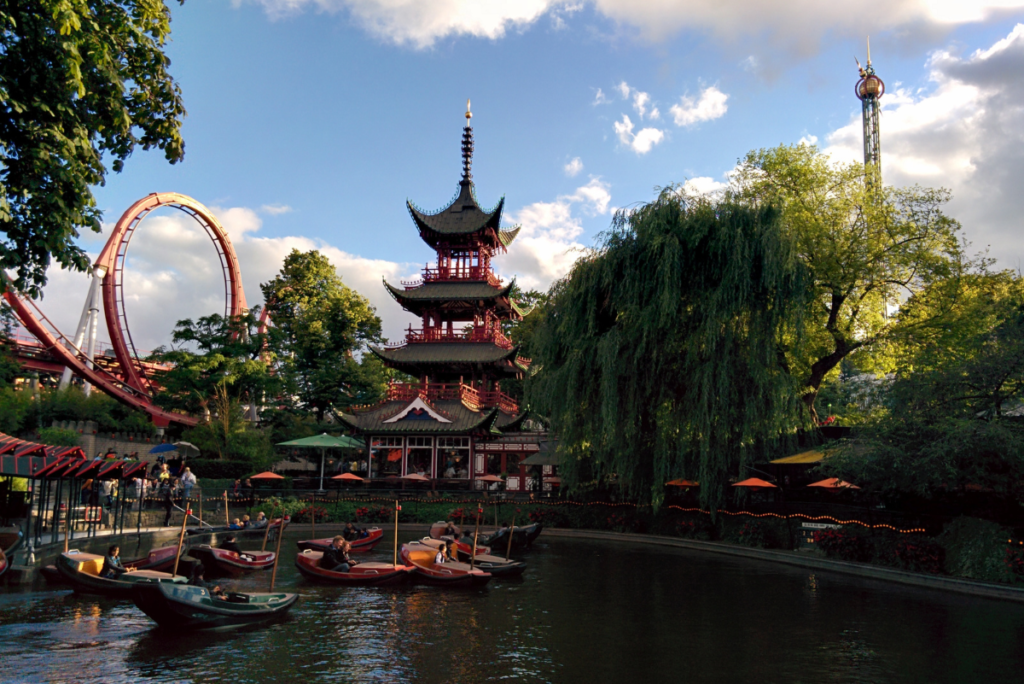 pagoda asiática en los Jardines de Tivoli