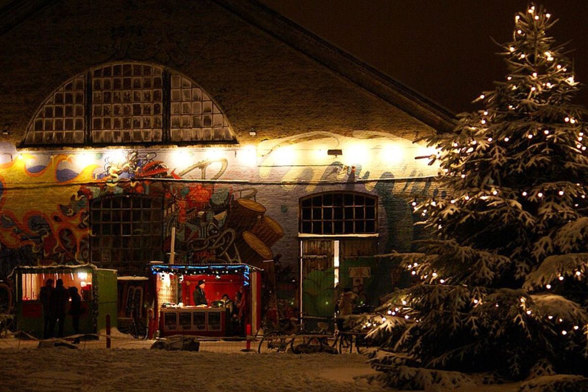 puesto de los mercados navideños en Christiania