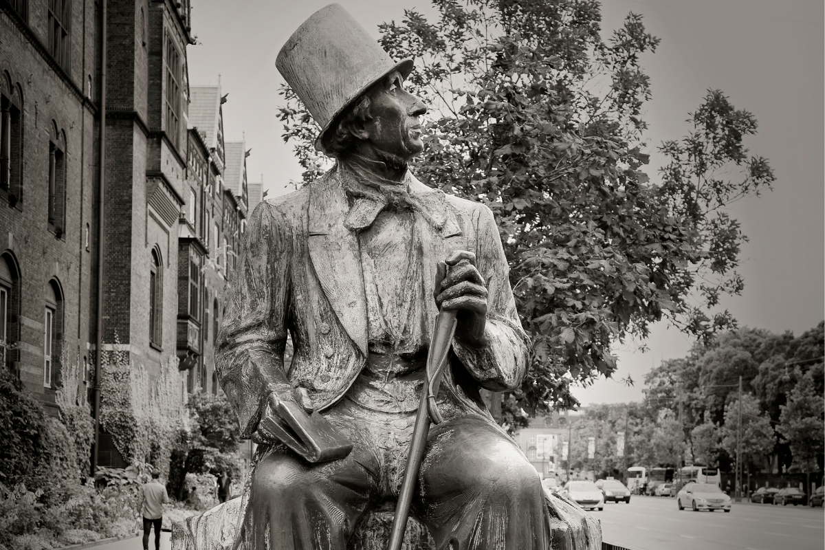 Estatua de HC Andersen en Rådhuspladsen